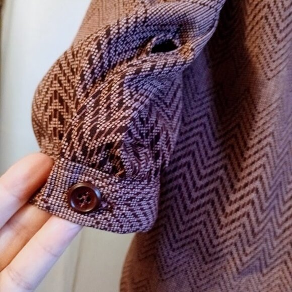 Nwt Round neck Chevron Pullover Blouse M Burgundy Pink 3/4 sleeve Button cuffs - Picture 7 of 9